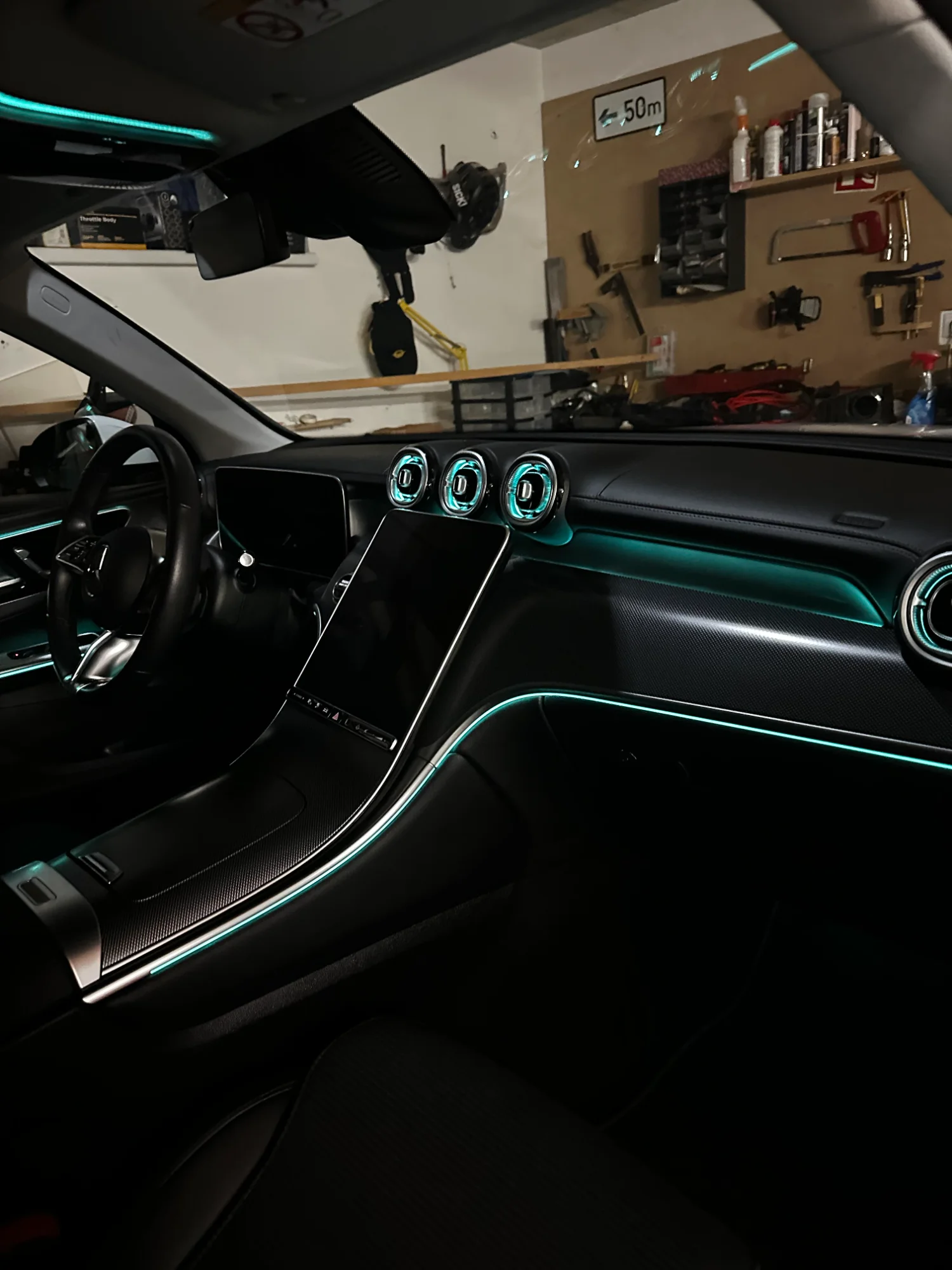 Mercedes belső - türkiz LED világítás